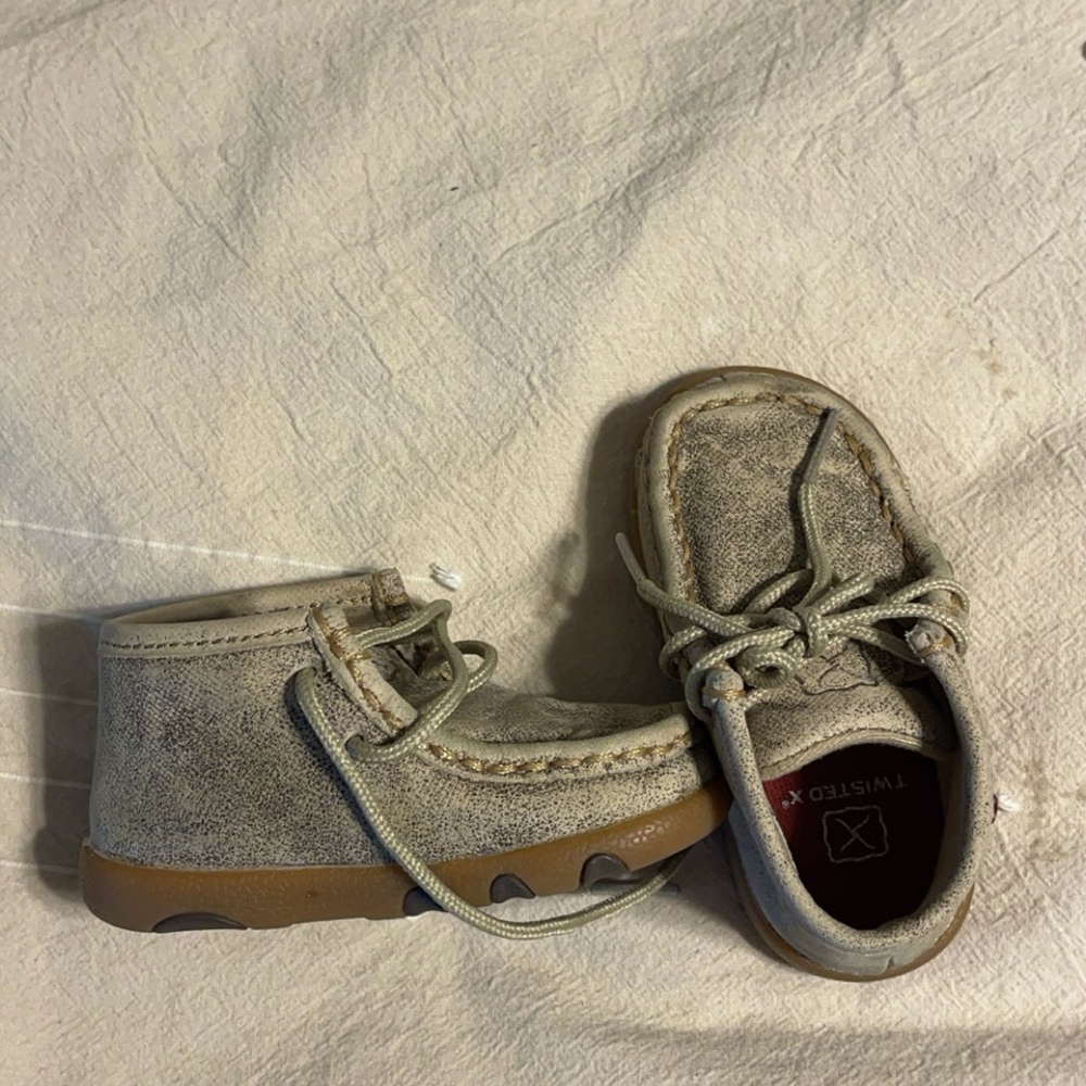 Infant-toddler boy twisted x driving moc